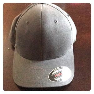 Flex fit L/XL solid grey hat